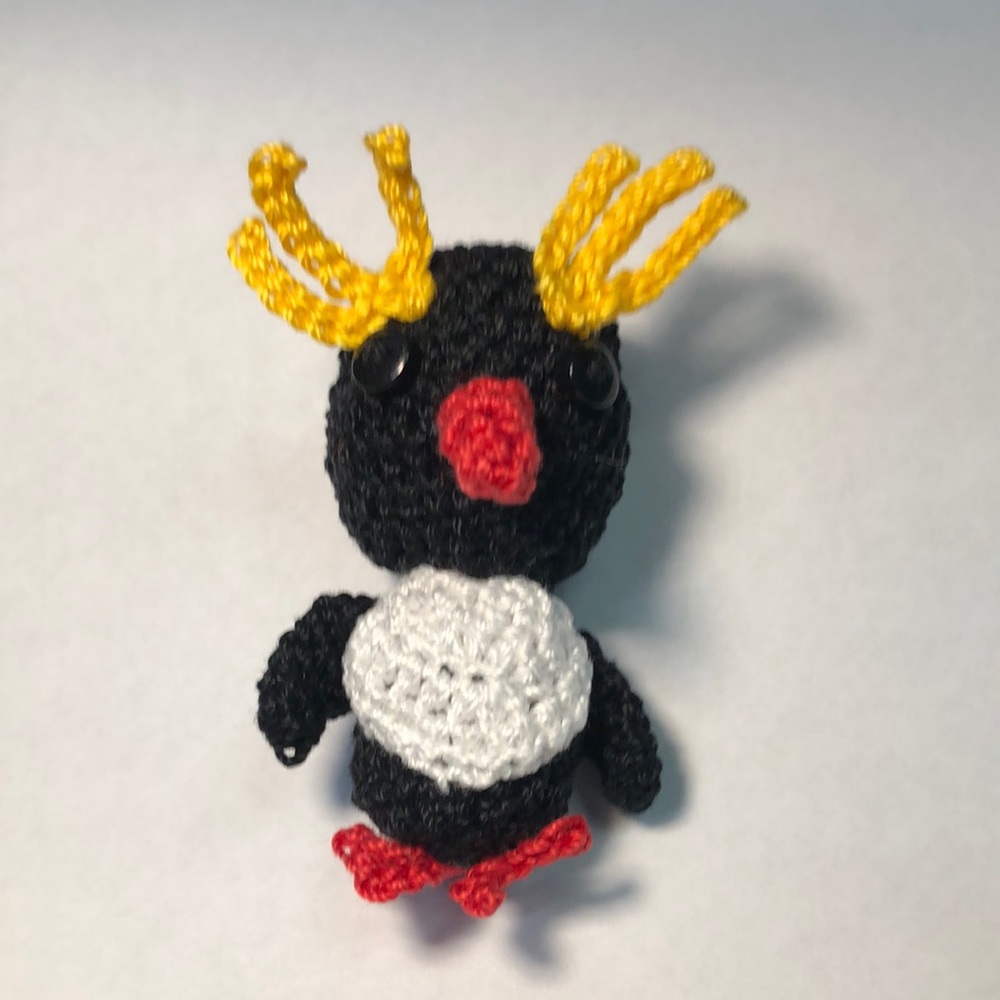 🏵 New handmade crocheted rockhopper penguin